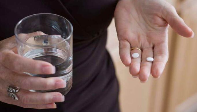 Recepción de píldoras para tóraxosteocondrosis
